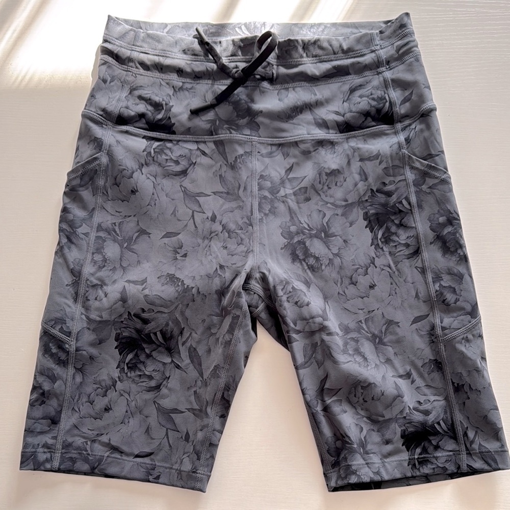 Zyia Peony Drawstring Shorts Size Medium